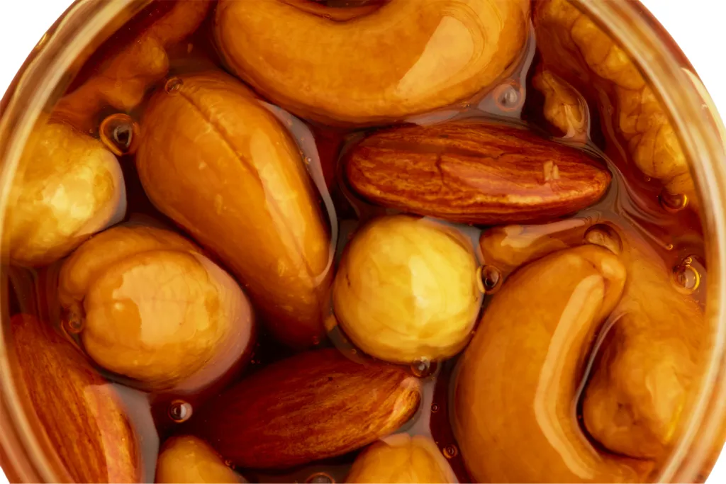 عسل بالمكسرات
